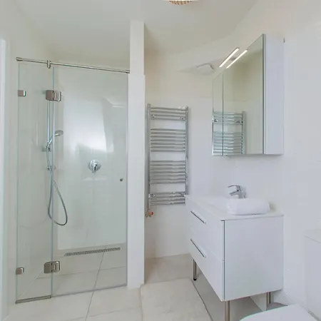 Sun Terrace Mini Penthouse Bestern Apartment *